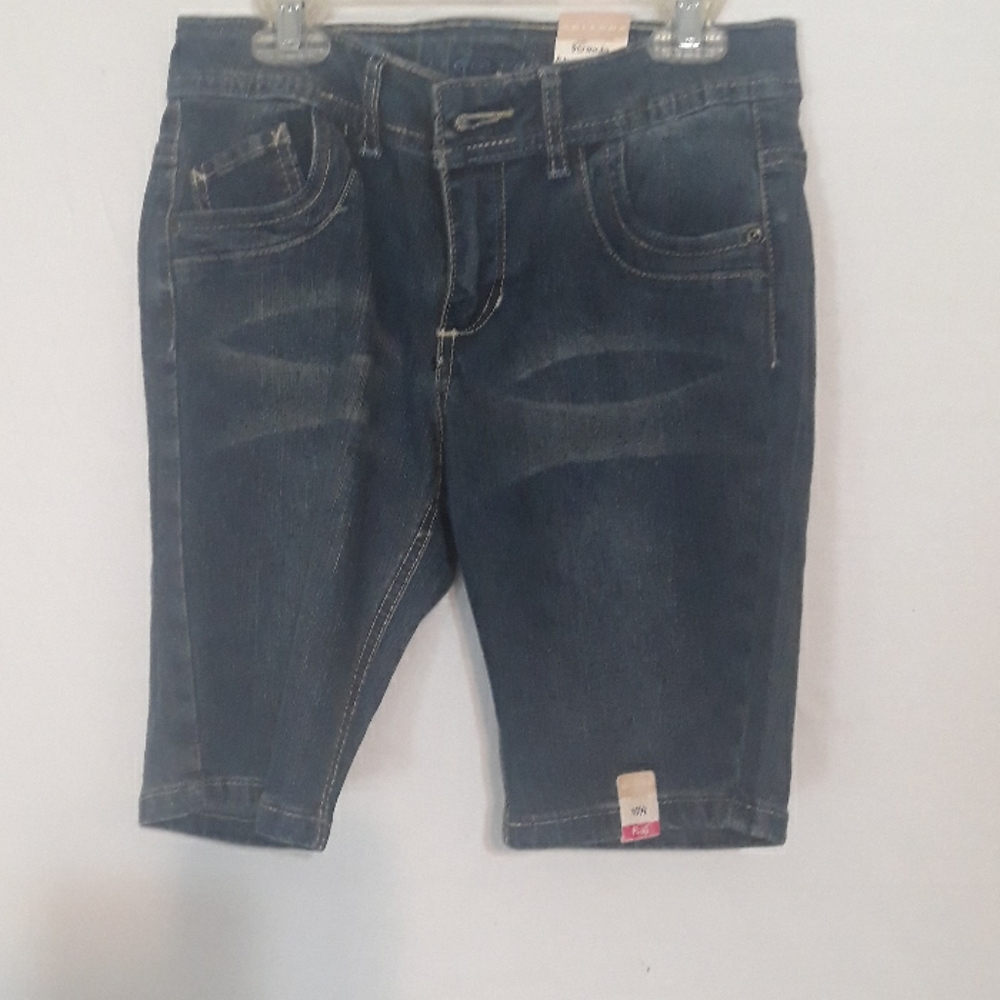 Girls plus size Jean shorts.